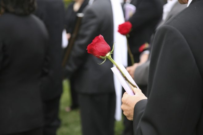 Народные приметы на похоронах и поминках: что нельзя делать