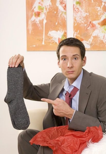 Носки в подарок: толкование приметы, можно ли дарить мужчине