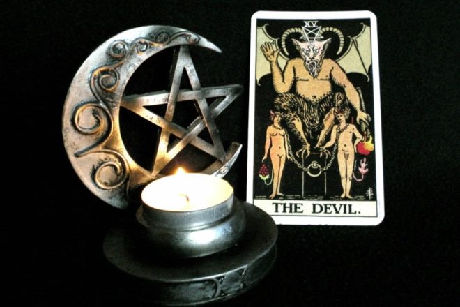 Старший аркан XV Дьявол. Все духовные ценности попраны