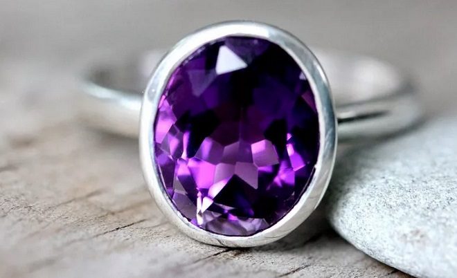 Свойства фиолетовых камней: мистические, польза для организма