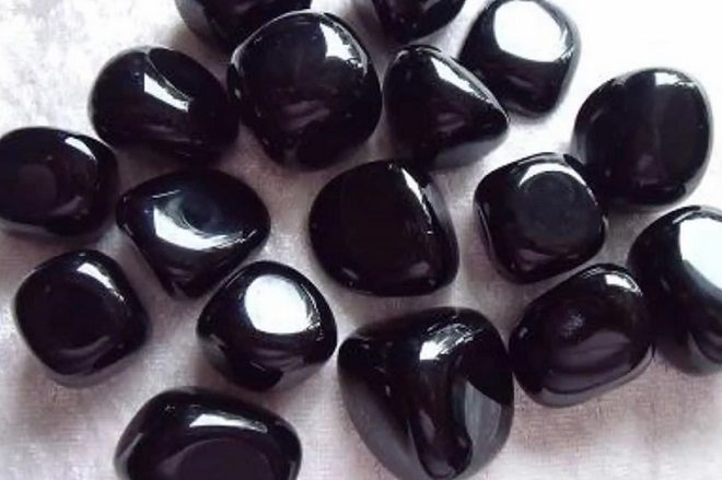 Свойства камня черный агат: магические, лечебные, совместимость